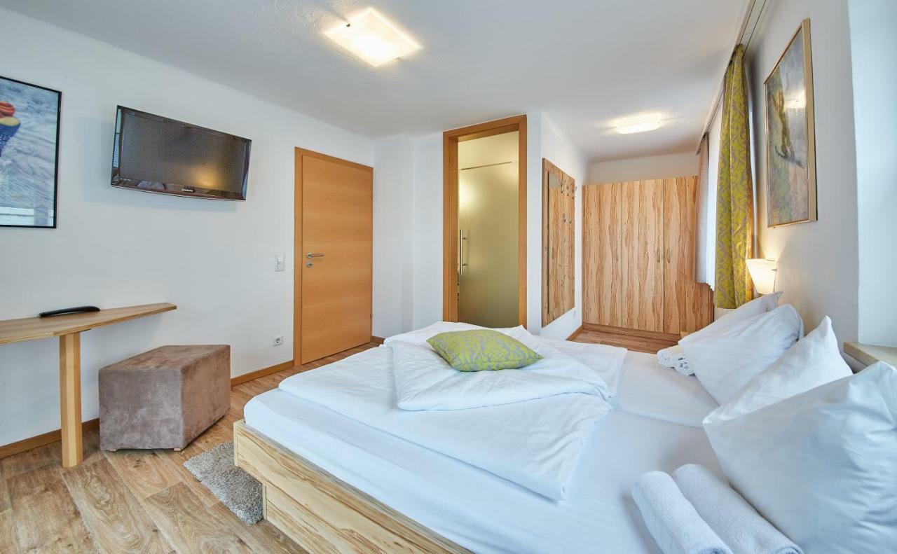 Hollin Apartment